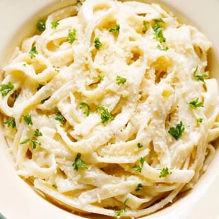 Fettuccine Alfredo Pasta